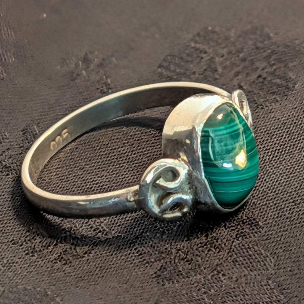 Stunning Solid Sterling Silver Malachite Ring Size 5 - Picture 3 of 9